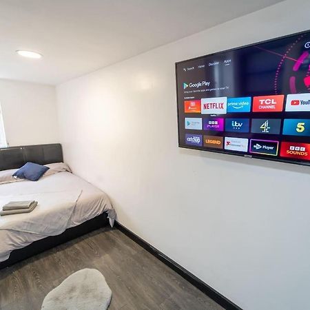 Studio Close To Selly Oak Train Station เบอร์มิงแฮม ภายนอก รูปภาพ