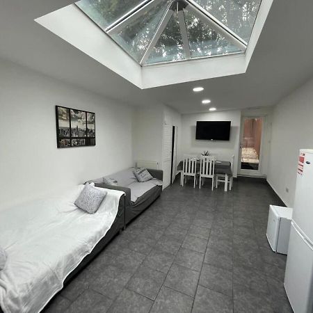 Studio Close To Selly Oak Train Station เบอร์มิงแฮม ภายนอก รูปภาพ