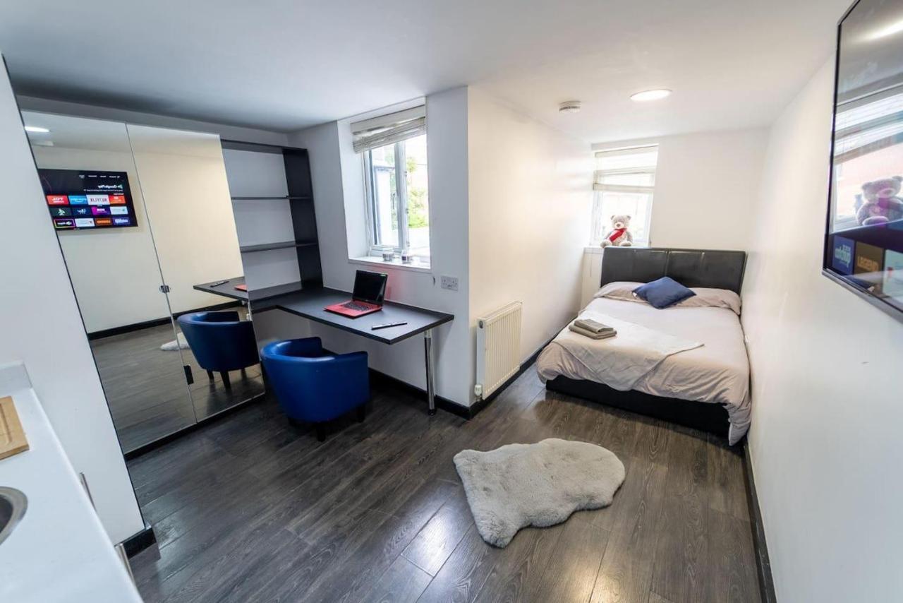 Studio Close To Selly Oak Train Station เบอร์มิงแฮม ภายนอก รูปภาพ