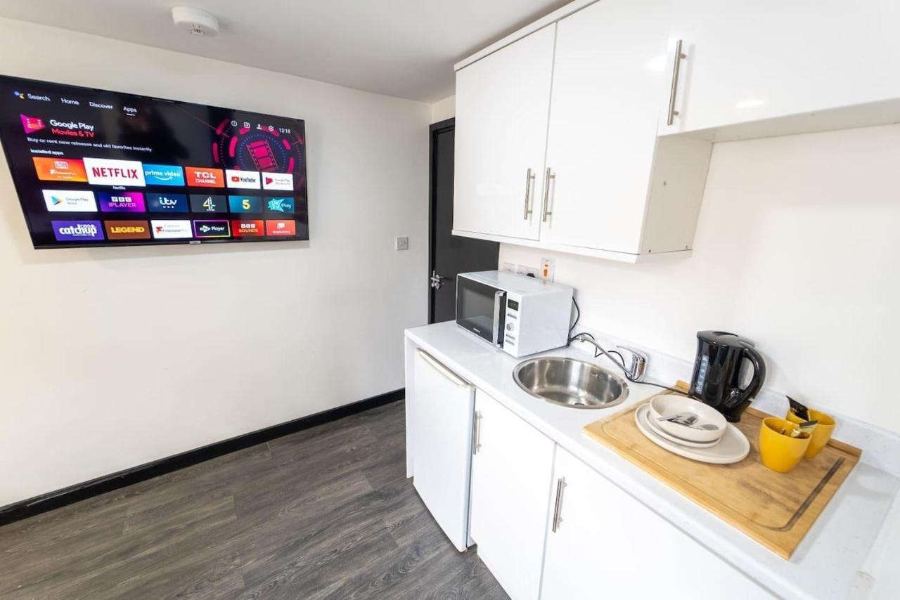 Studio Close To Selly Oak Train Station เบอร์มิงแฮม ภายนอก รูปภาพ