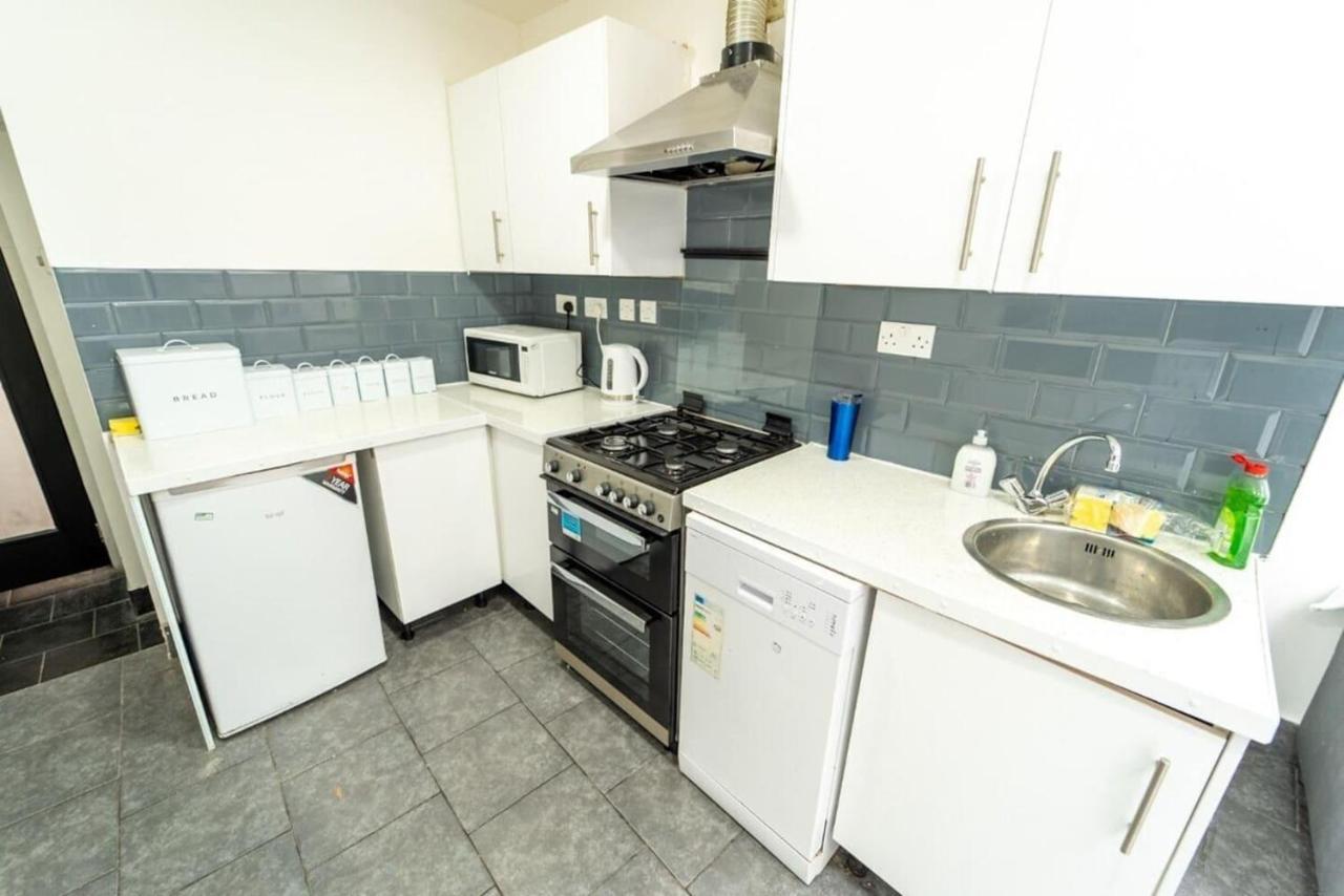 Studio Close To Selly Oak Train Station เบอร์มิงแฮม ภายนอก รูปภาพ