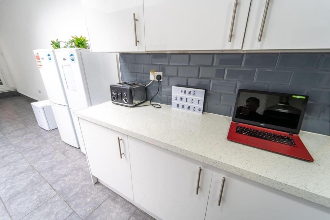 Studio Close To Selly Oak Train Station เบอร์มิงแฮม ภายนอก รูปภาพ